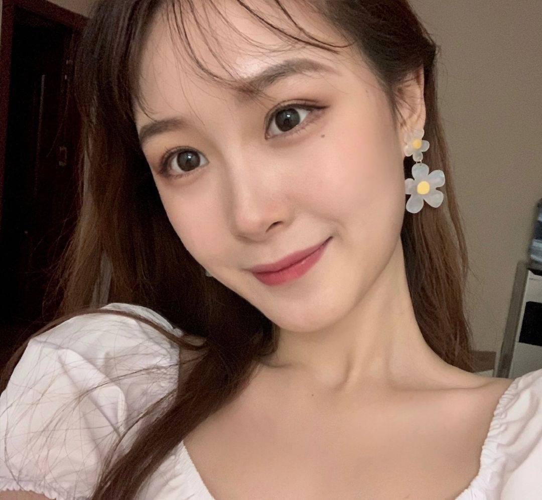 汁多 穴紧 丰满性感Sao